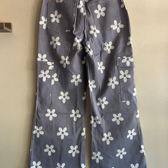 BiBi Gray Floral Wide-Leg Pant NWT - Picture 6 of 8